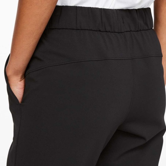 Lululemon on the fly 7/8 drawstring black trouser pant